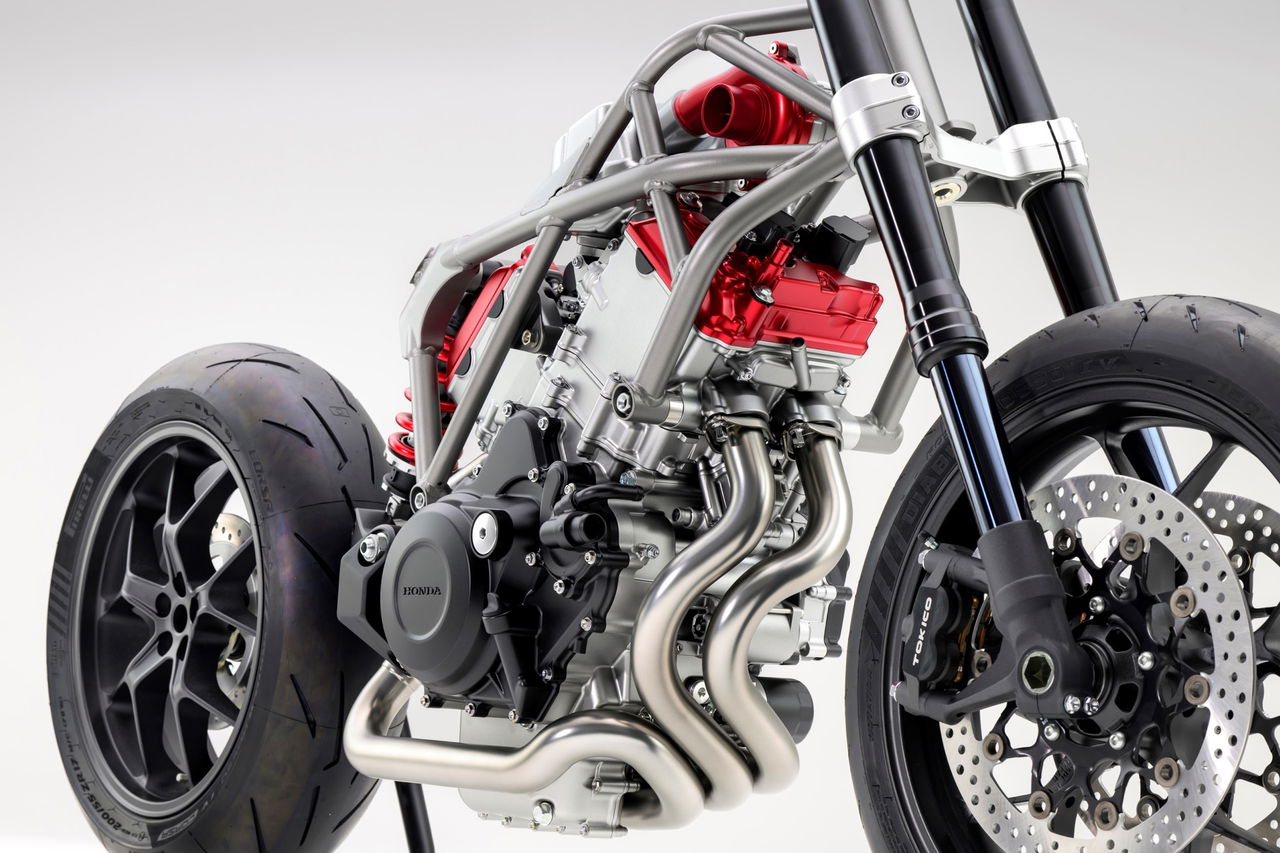 Innovador motor V3 de Honda con turbo eléctrico, un avance mecánico notable.