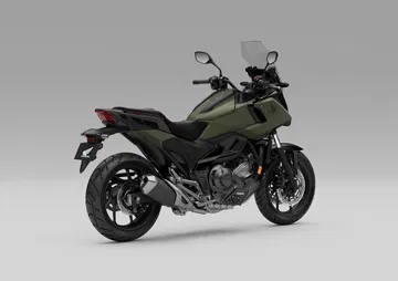 La NC750X destaca por su diseño versátil y su bajo consumo de 3,5 l/100 km.