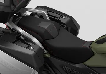 Asiento del Honda NC750X, cómodo y diseñado para largas distancias.