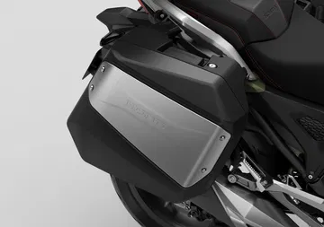 Vista del maletero de la Honda NC750X, ideal para largas travesías