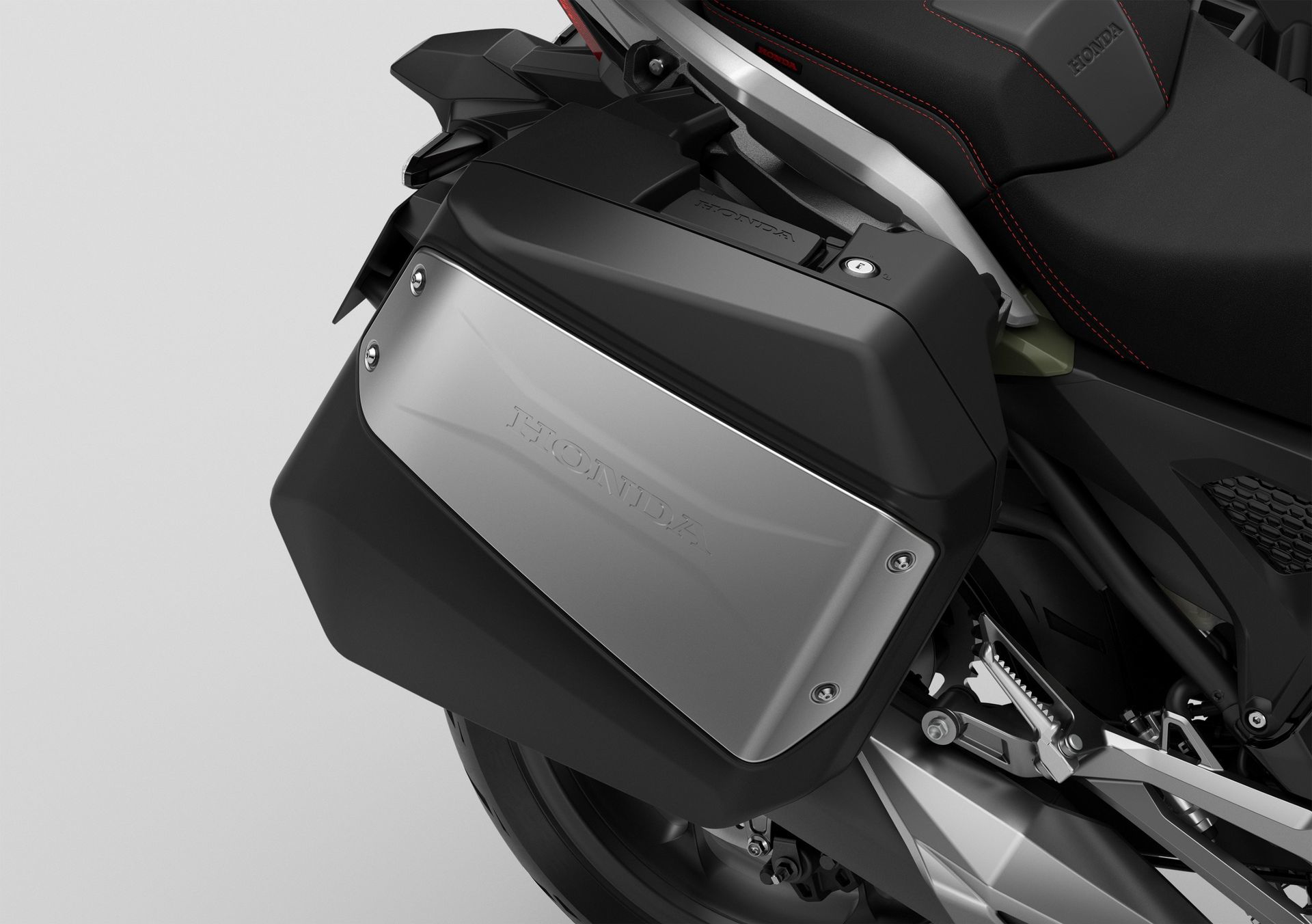 Vista del maletero de la Honda NC750X, ideal para largas travesías