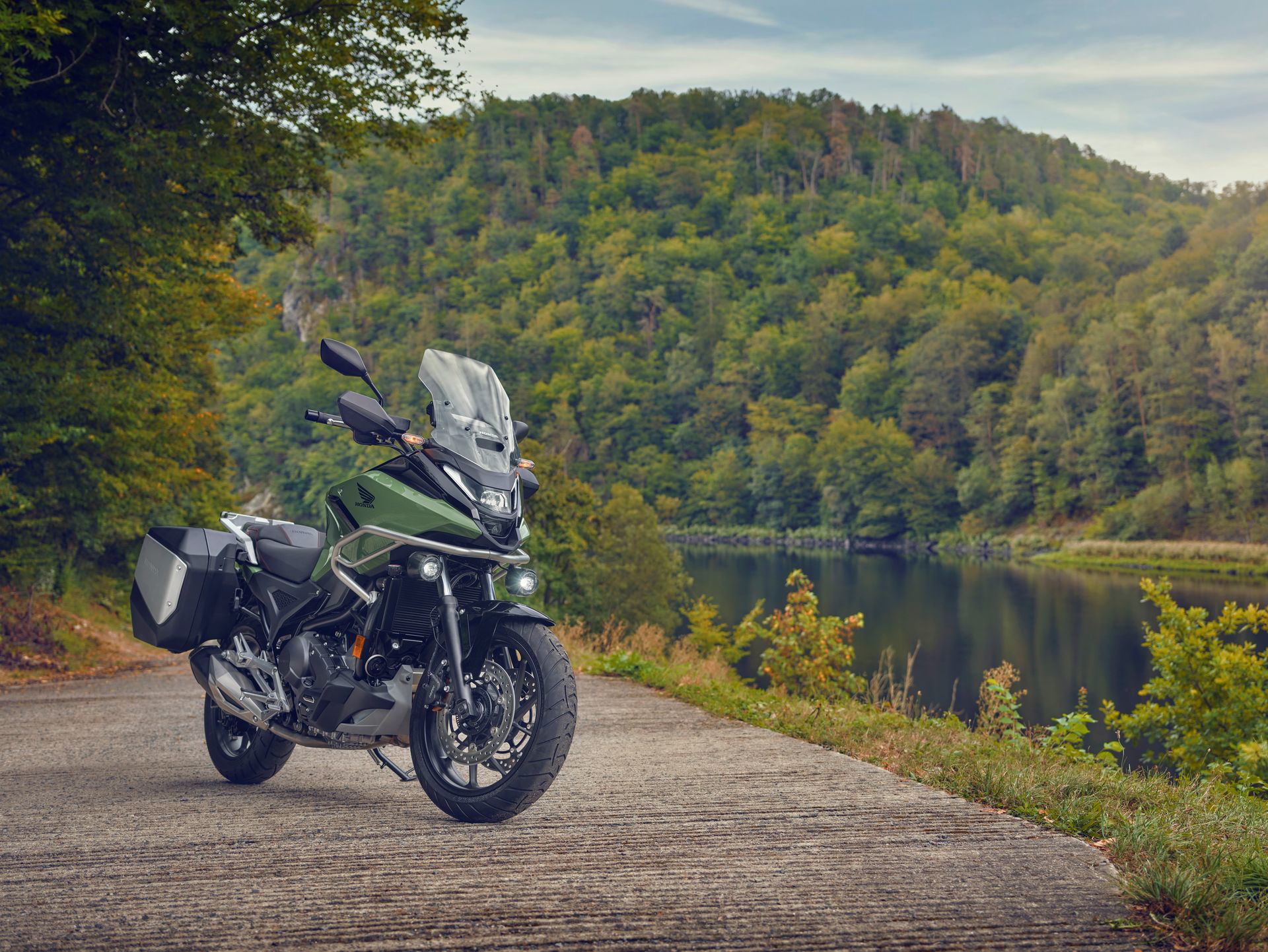 La Honda NC750X se presenta como una moto versátil, ideal para cualquier tipo de viaje.
