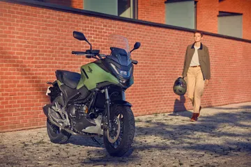 La Honda NC750X combina estilo y eficiencia con un consumo de 3,5 l/100 km.