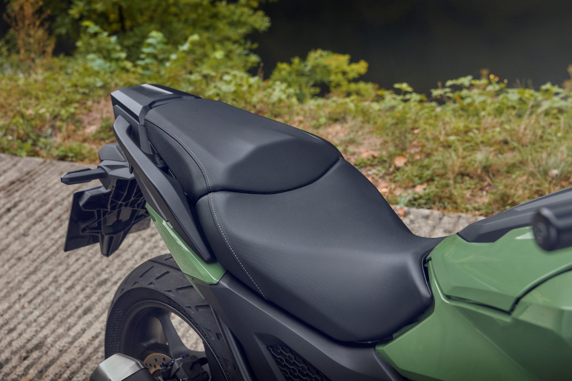 Asiento ergonómico ideal para largas distancias y comodidad al conducir.