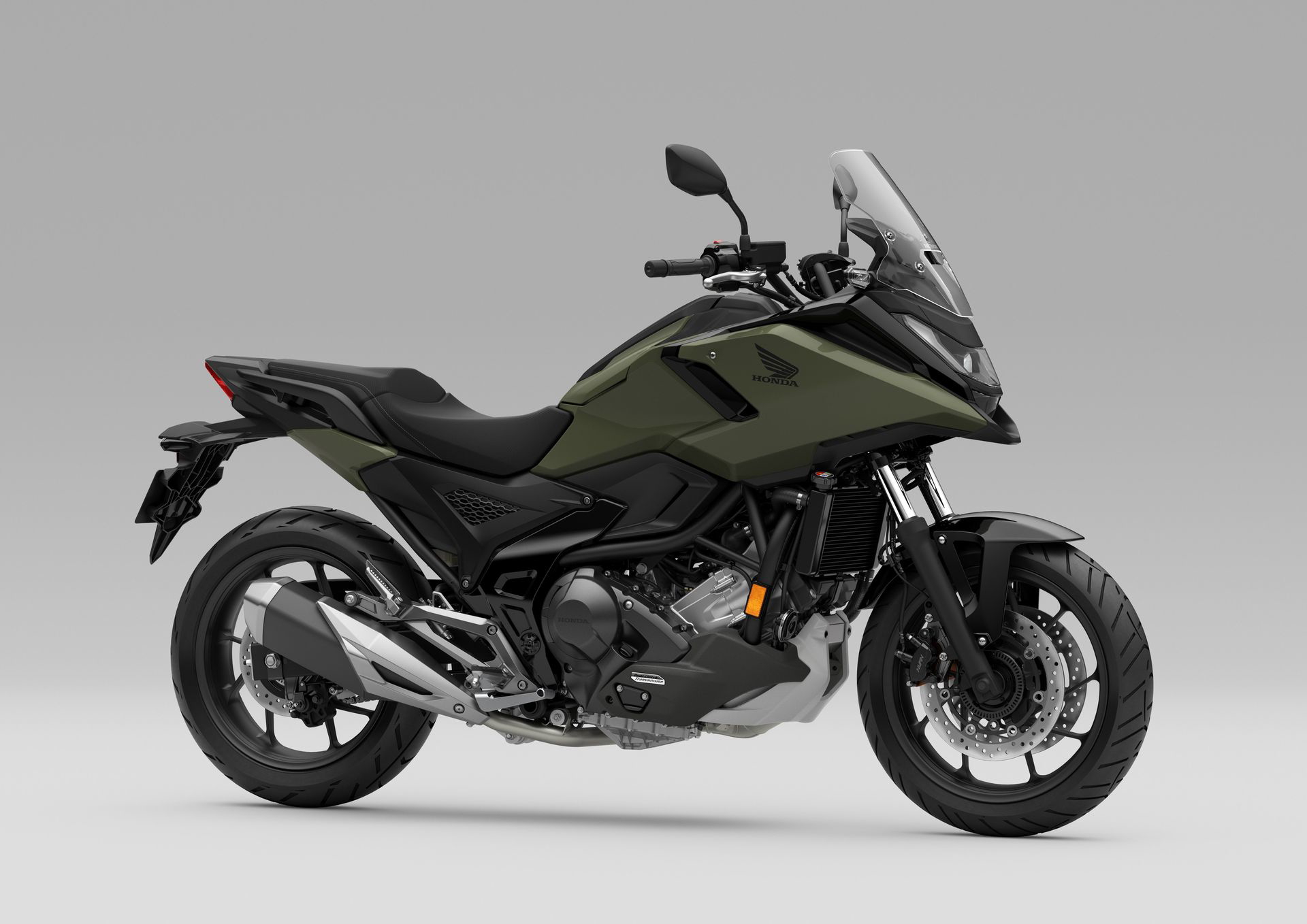 La Honda NC750X combina la versatilidad de una trail con el espíritu de una moto deportiva.