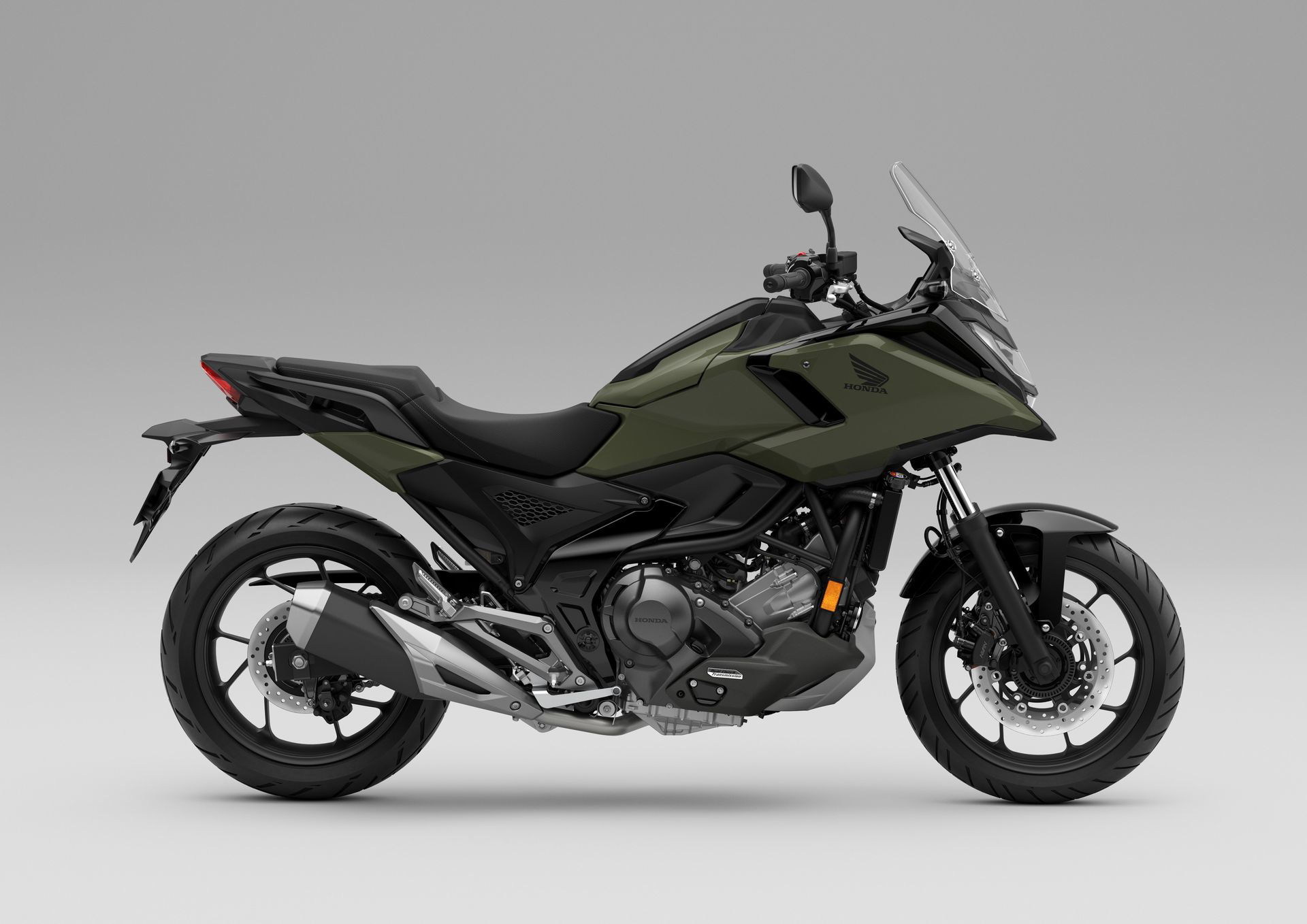 NC750X, una moto versátil que mezcla capacidades de scooter, trail y deportiva.