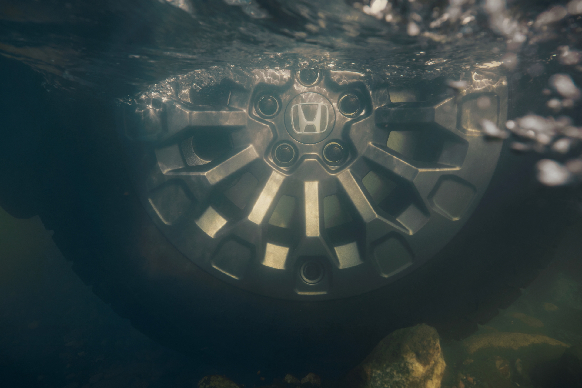 No es un Land Cruiser, pero sí el nuevo 4x4 japonés con 285 CV.