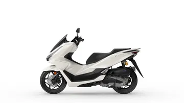 La Honda PCX 125 se actualiza con un diseño elegante y funcionalidad mejorada.