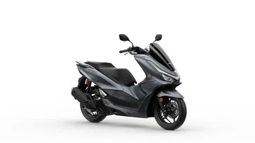 Honda PCX 125 se presenta con una estética renovada, manteniendo su fiabilidad.