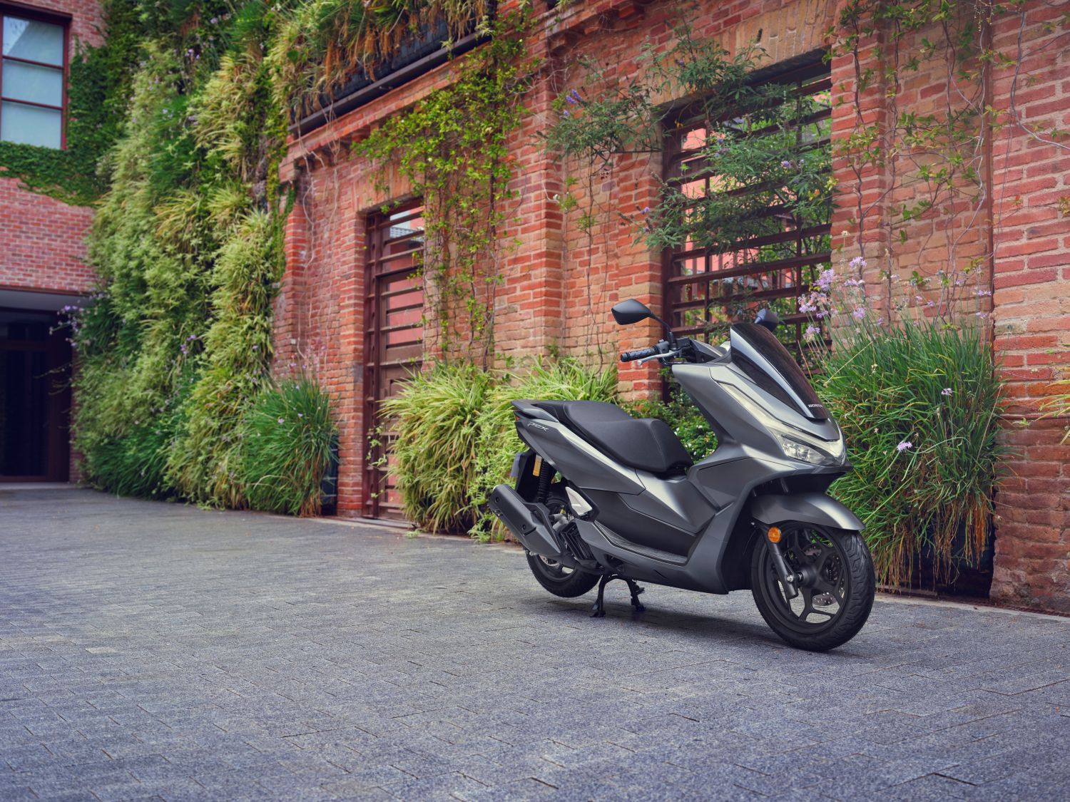 バイク PCX125 Honda PCX125 - Arimany Motor - Motos Nuevas y de Ocasión
