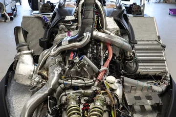 Motor derivado del Honda Civic Type-R, potenciado a 600 CV.