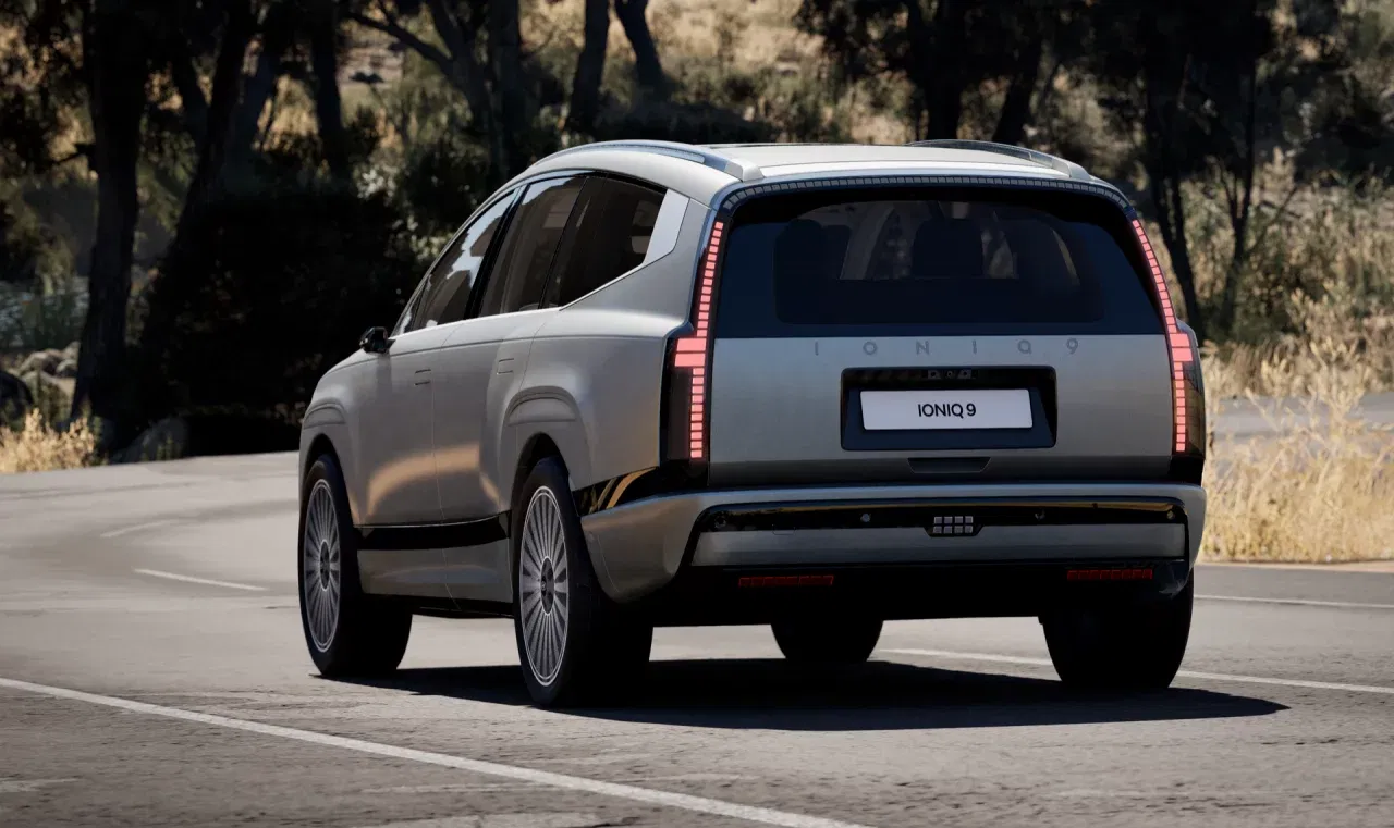 <h3>El SUV de Hyundai ideal para familias viajeras: espacio para 7 y gran maletero</h3><br /> 2 Hyundai IONIQ 9