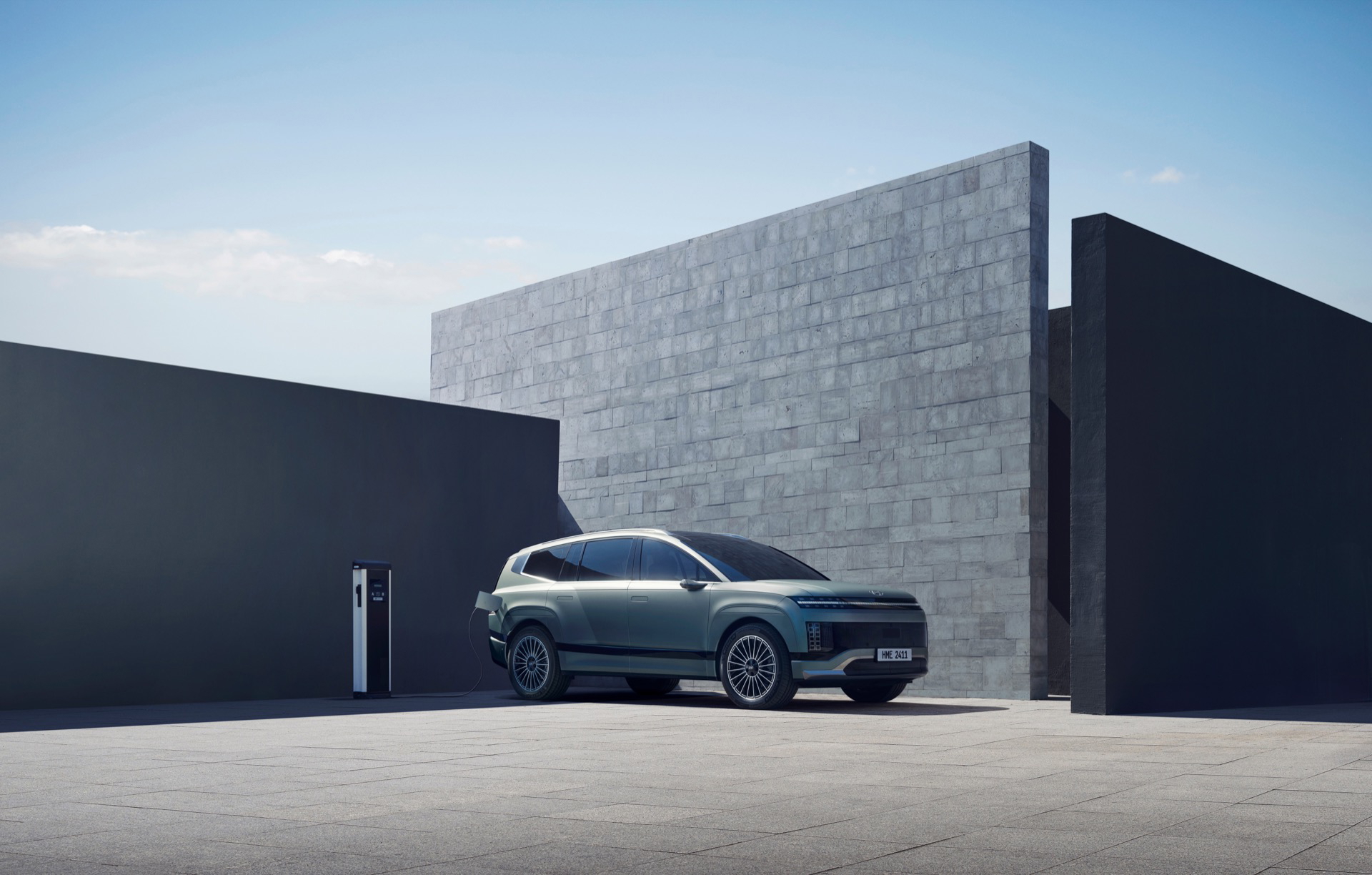 El Hyundai Ioniq 9 destaca por su diseño innovador y su amplio espacio interior.