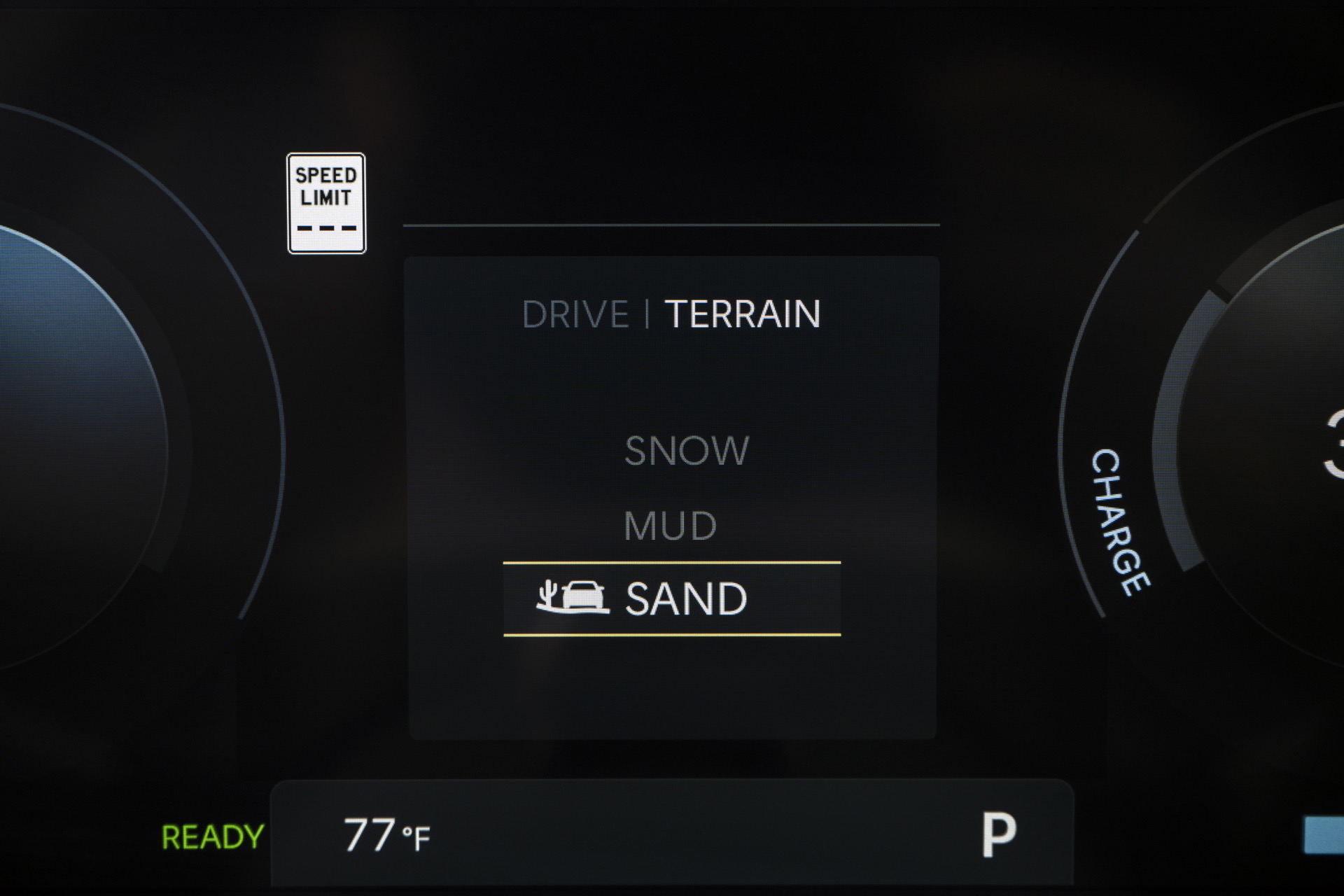 Pantalla de instrumentación del Hyundai Ioniq 9, mostrando información clave sobre el vehículo.