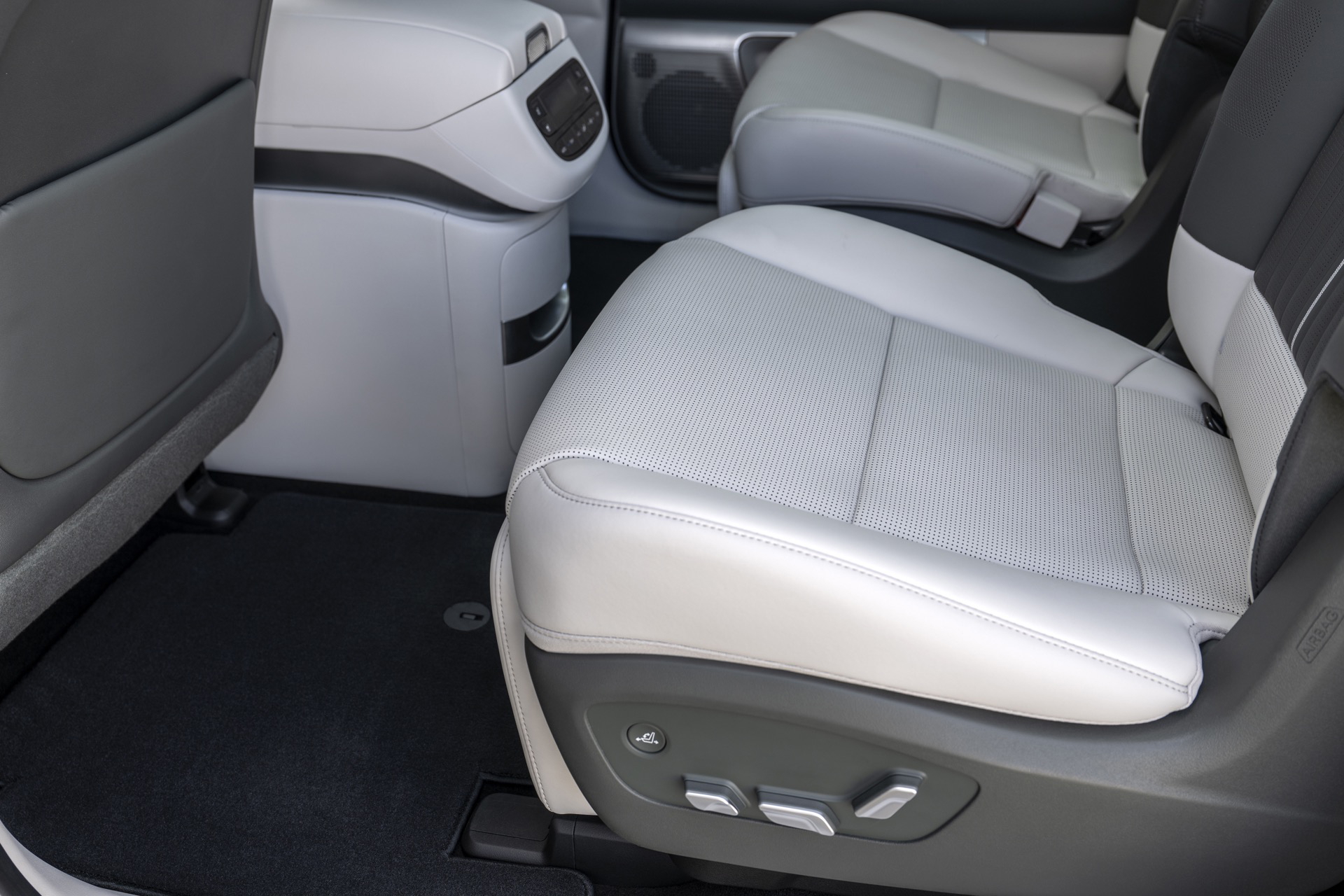 Asientos traseros amplios y cómodos, ideales para viajes familiares.