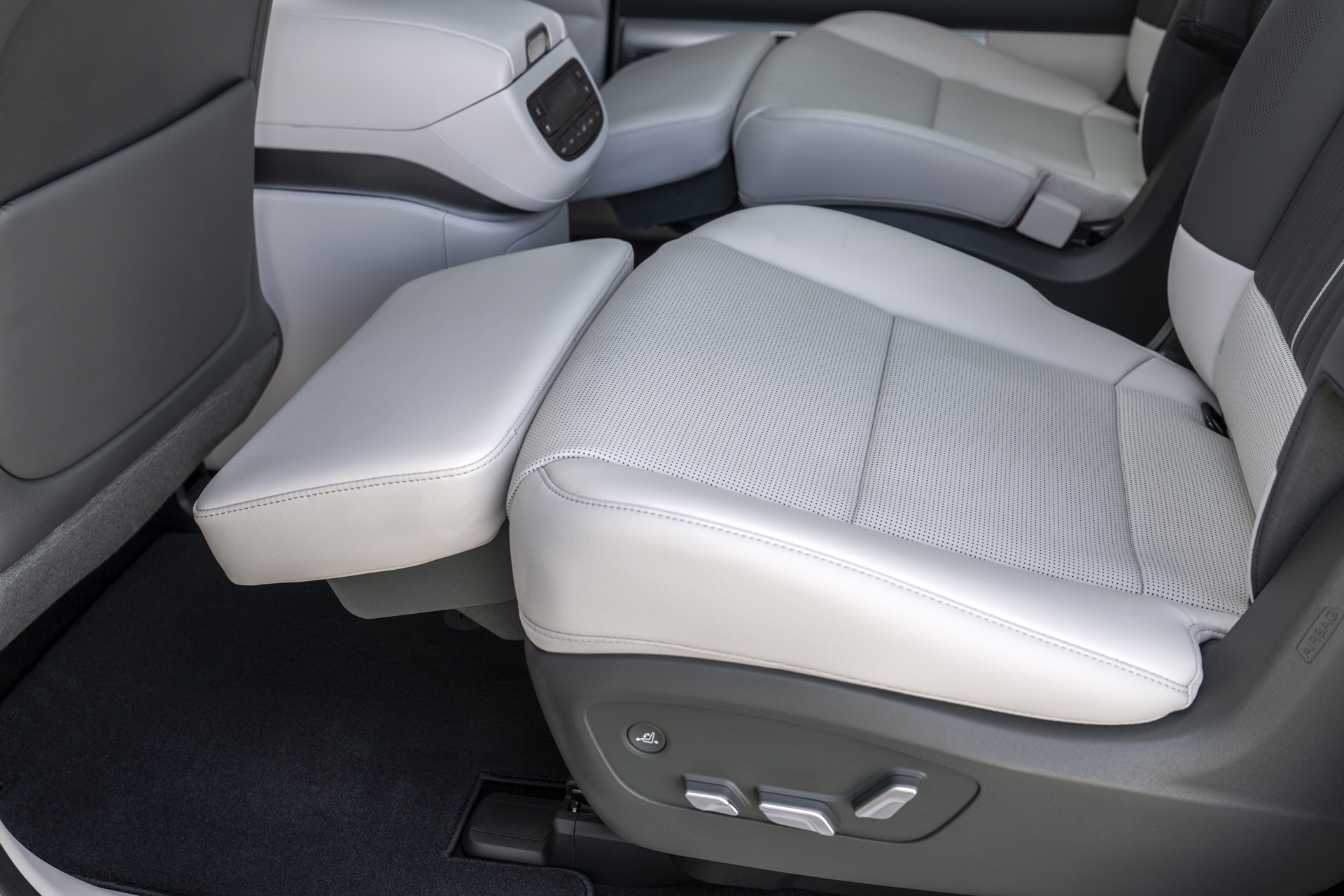 Asientos traseros de lujo con amplias posibilidades de ajuste y confort.