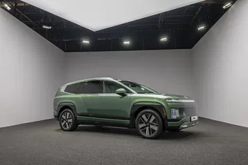 El SUV familiar de Hyundai destaca por su amplio espacio para siete pasajeros.