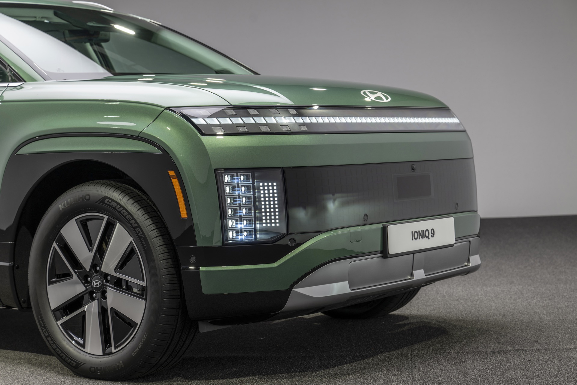 El SUV menos SUV de Hyundai destaca por su diseño futurista y aerodinámico.