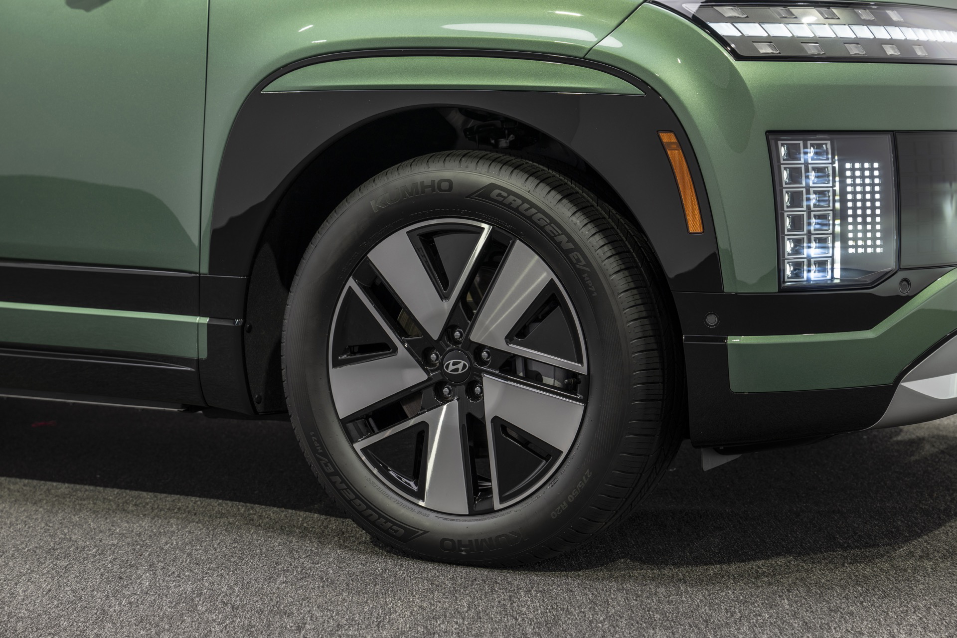 El Hyundai Ioniq 9 ofrece un diseño moderno y funcional, ideal para familias.