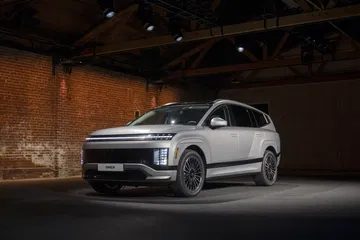 El SUV menos SUV de Hyundai destaca por su diseño futurista y amplio espacio interior.