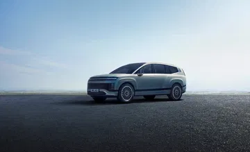 El SUV menos SUV de Hyundai destaca por su diseño moderno y capacidad para 7 pasajeros.