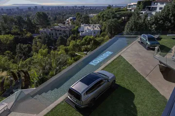 El Hyundai Ioniq 9 muestra su diseño elegante y espacioso, ideal para familias.