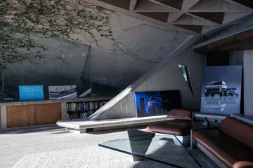 Interior espacioso y moderno del Ioniq 9, ideal para viajes familiares.