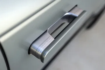 Mantenimiento de alta calidad en el tirador de la puerta del Hyundai Ioniq 9.