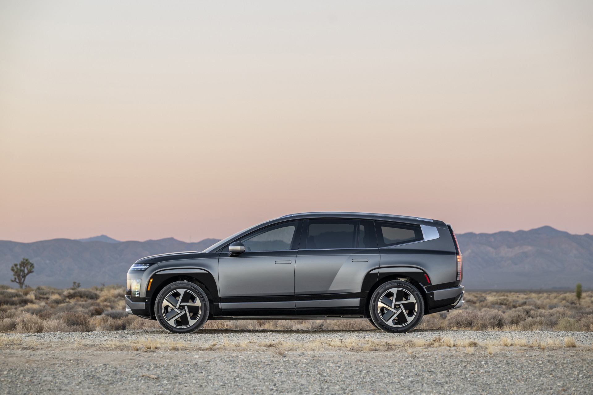 El Hyundai Ioniq 9 es un SUV espacioso y familiar, ideal para viajes con capacidad para 7.