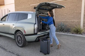 Amplio maletero en el Hyundai Ioniq 9, ideal para viajes familiares y carga.