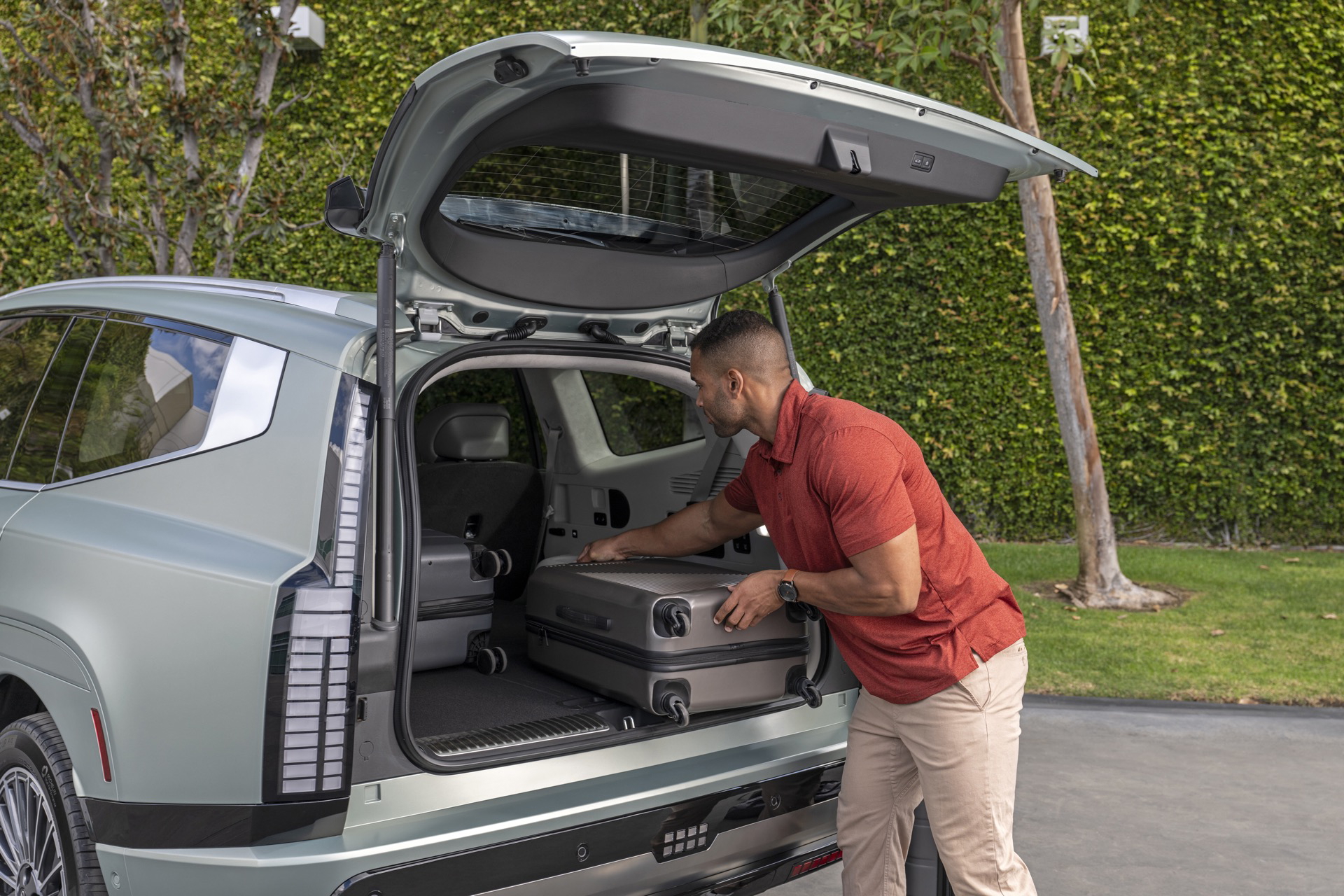 El amplio maletero del Hyundai Ioniq 9 ofrece espacio y versatilidad para familias.