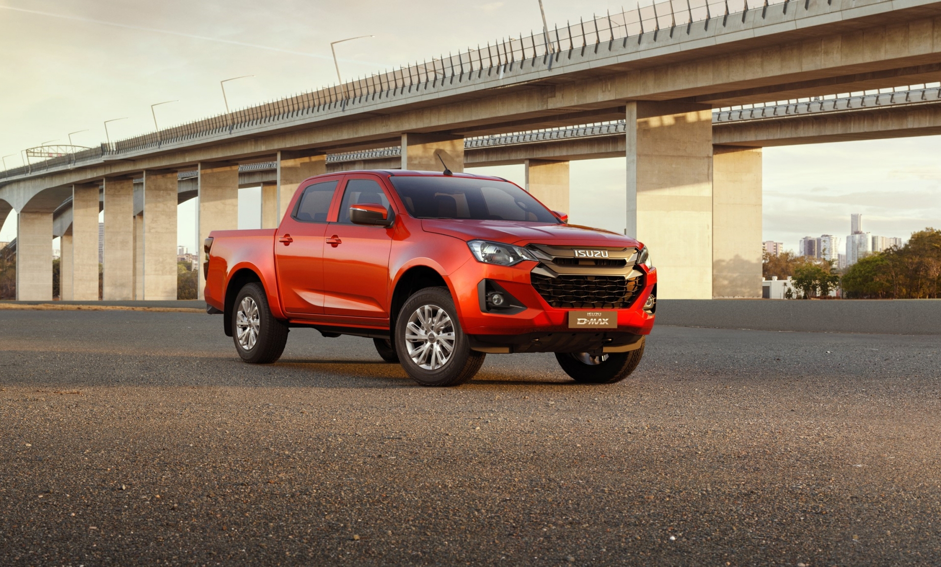 El Isuzu D-MAX 2025 destaca por su robustez y diseño funcional, ideal para el off-road.