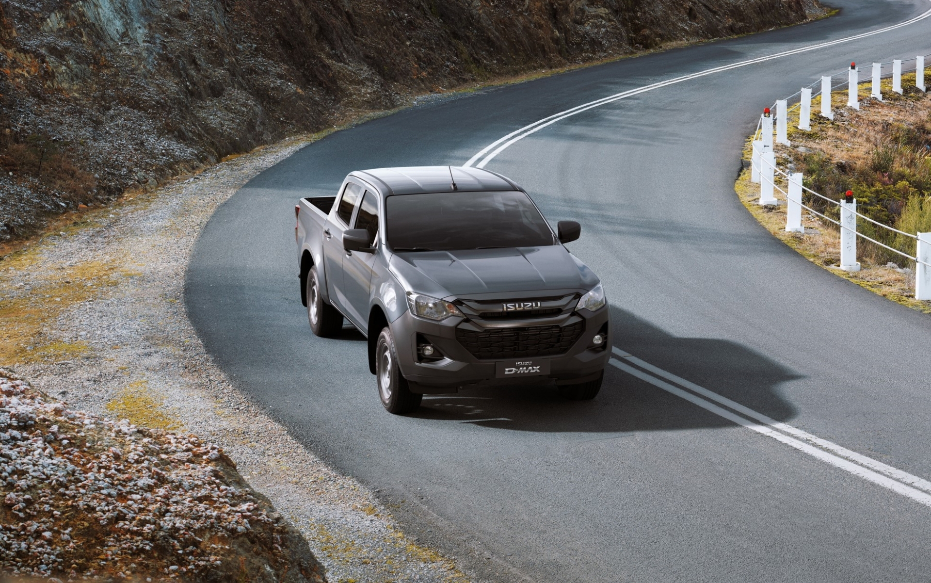 Isuzu D-MAX 2025 en acción, demostrando su robustez y capacidad todoterreno.