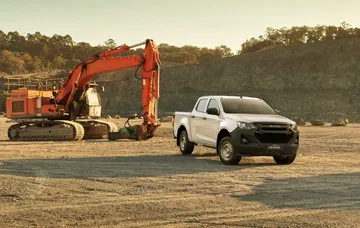 El Isuzu D-MAX 2025 se presenta robusto y listo para el trabajo duro en cualquier terreno.