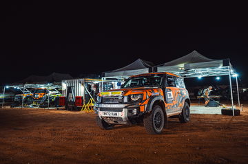 El Defender oficial de Jaguar Land Rover listo para el desafío del Dakar.