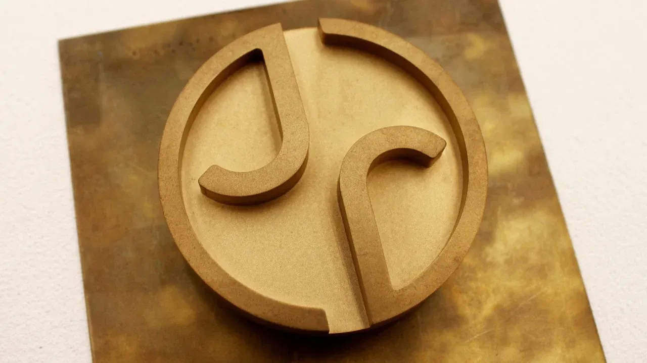 El nuevo logotipo de Jaguar refleja una evolución de su identidad. Innovador y moderno. El nuevo logotipo de Jaguar refleja una evolución de su identidad. Innovador y moderno.