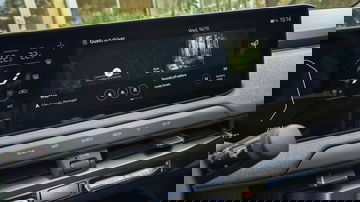 Pantalla multimedia que integra funcionalidades avanzadas y con un diseño moderno.