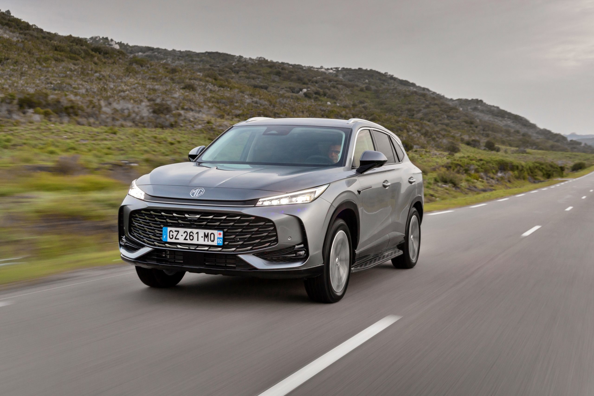 MG HS, un SUV asequible y atractivo que llega a España para competir con el RAV4.