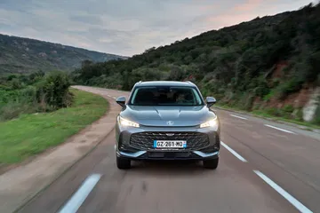 El nuevo MG HS destaca por su diseño moderno y atractivo, ideal para el mercado español.
