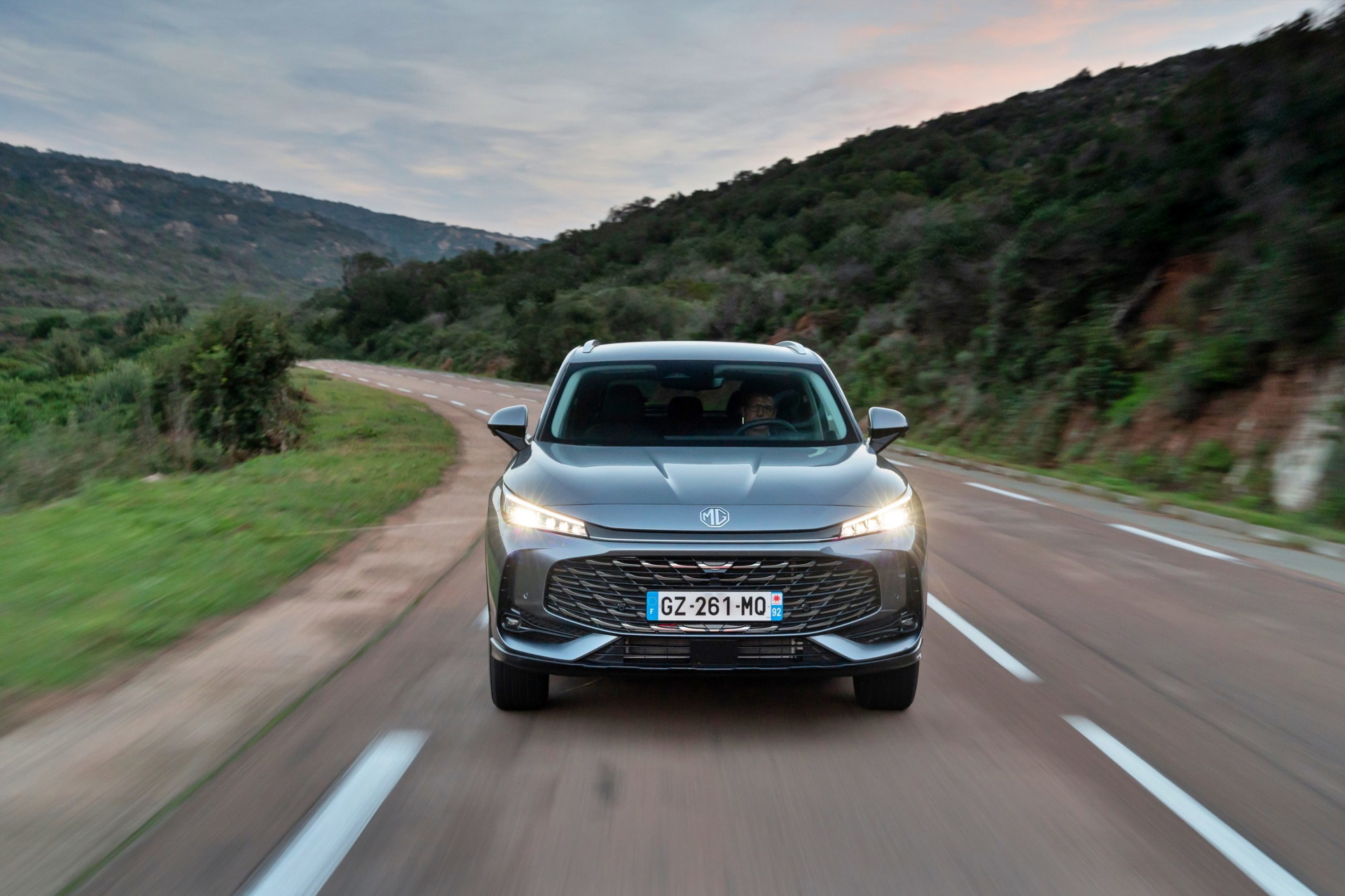 El nuevo MG HS destaca por su diseño moderno y atractivo, ideal para el mercado español.
