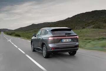 El MG HS destaca por su diseño atractivo y amplio espacio interior.