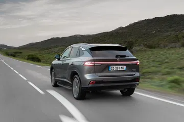 MG HS, el SUV que combina estilo y economía, ahora en España.