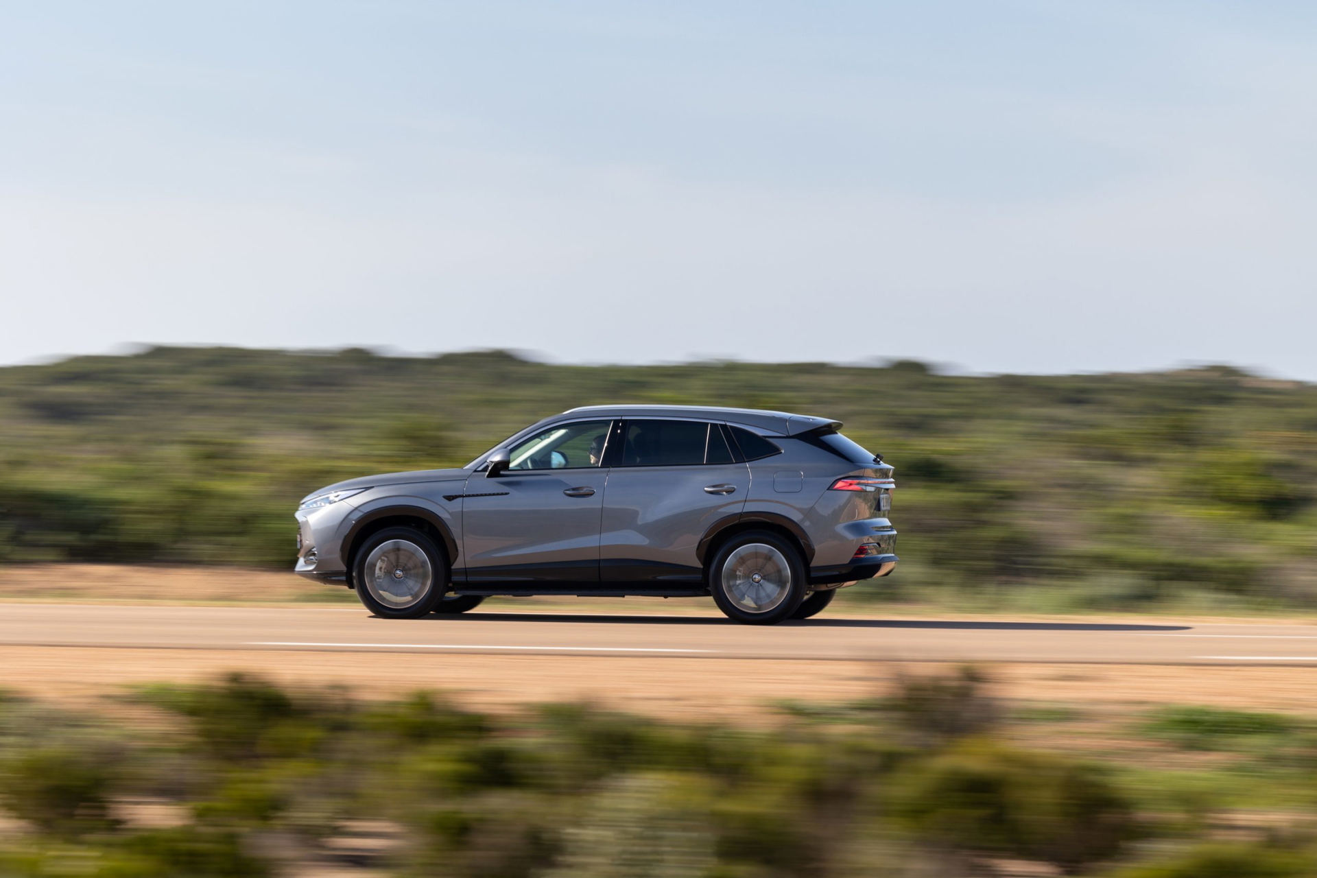 El MG HS se presenta como una alternativa asequible en el segmento SUV.