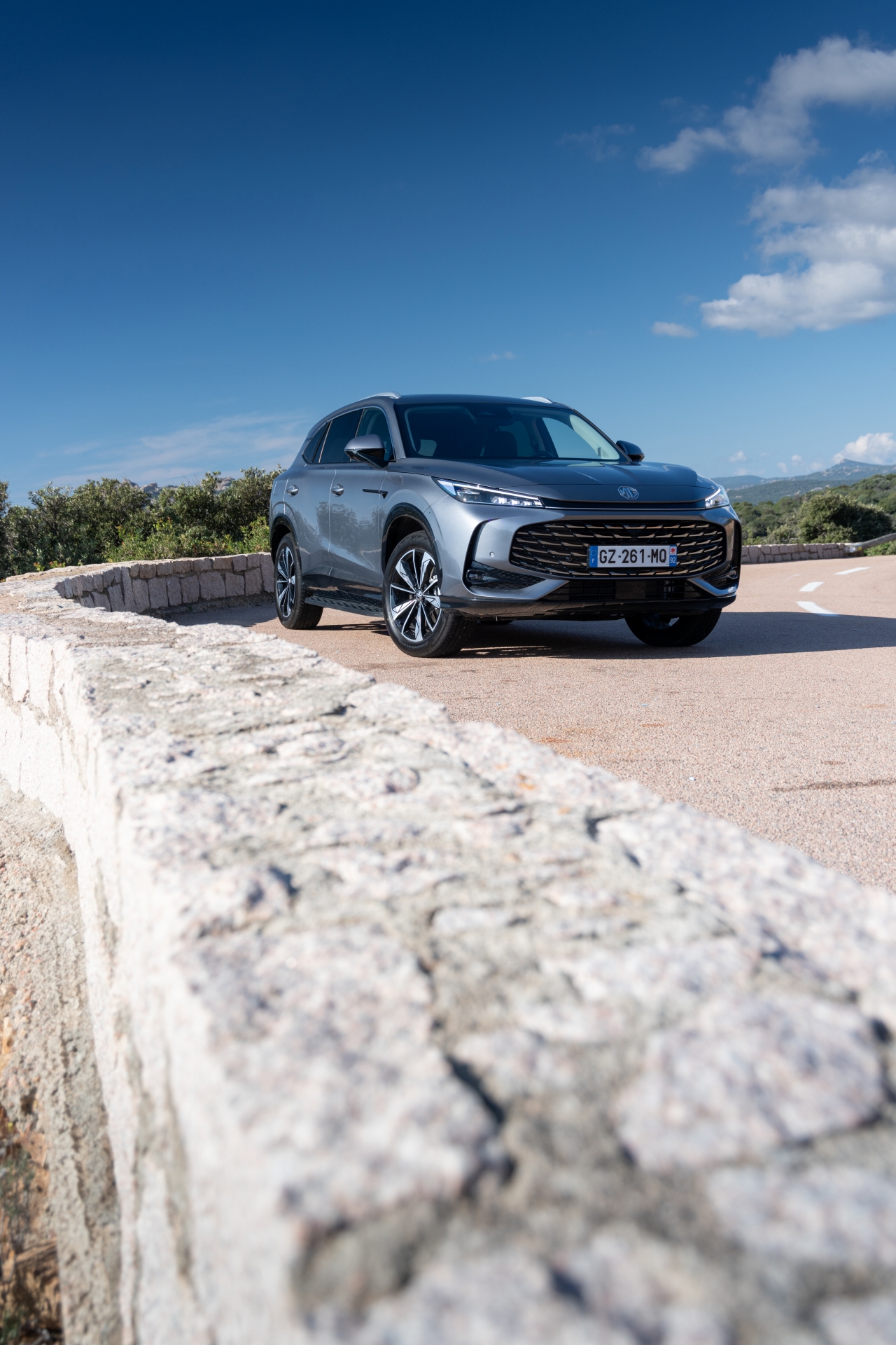 El nuevo MG HS se presenta con un diseño atractivo y moderno, ideal para el mercado español.