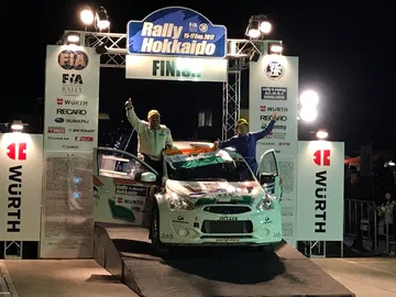 Ejemplar de competición Mitsubishi Mirage R5 listo para la acción.