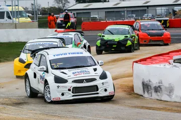 Vista dinámica del Mitsubishi Mirage R5 en competición