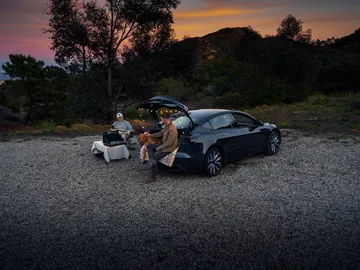 El Tesla Model 3 ofrece un confort excepcional en cualquier aventura. Un coche que destaca por su funcionalidad.