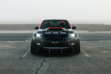 Vista frontal de la Nissan Frontier preparada para el asfalto