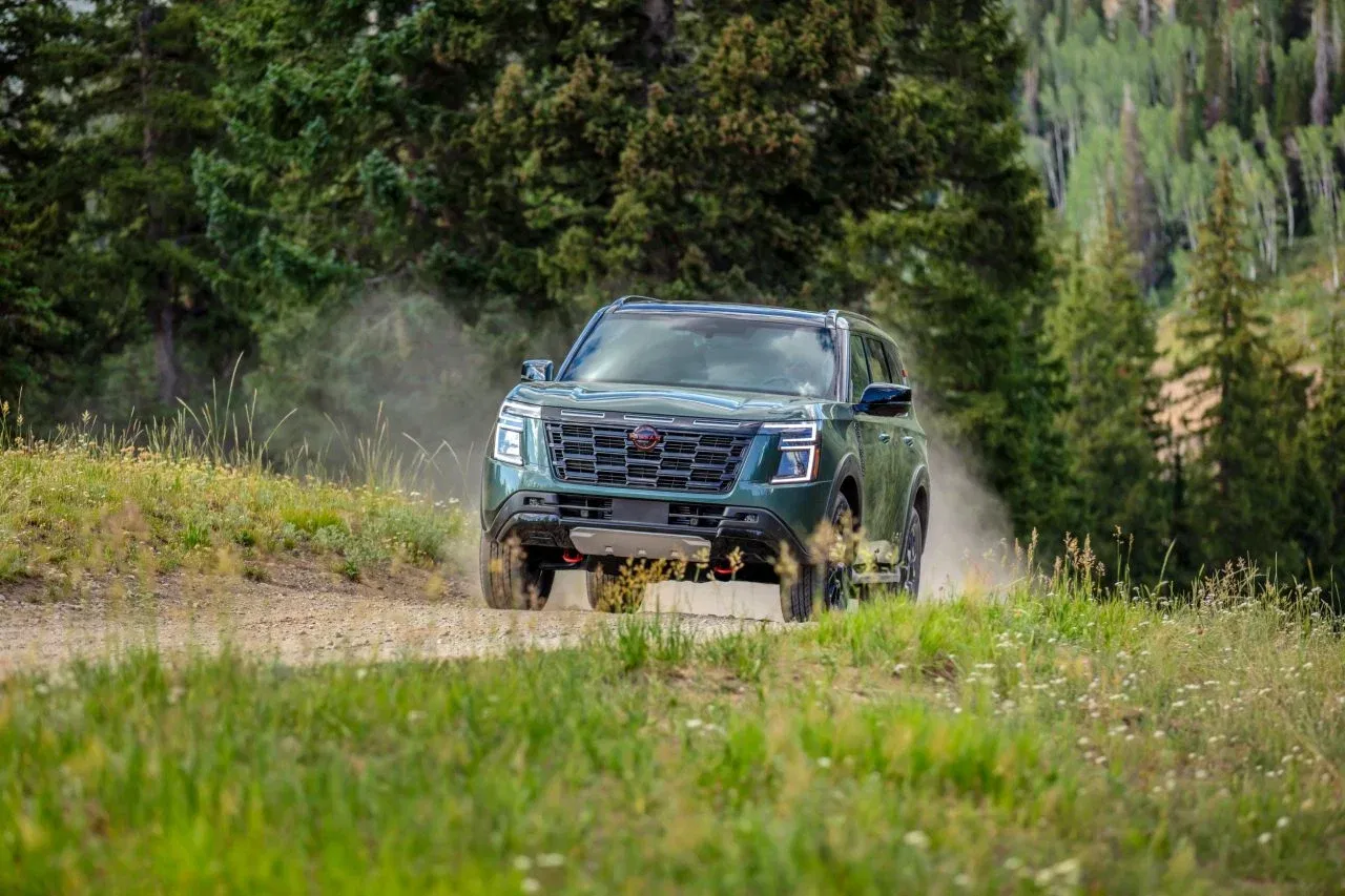 Es el SUV todoterreno definitivo de 7 plazas que no se atreven a vender en Europa. Es el SUV todoterreno definitivo de 7 plazas que no se atreven a vender en Europa.