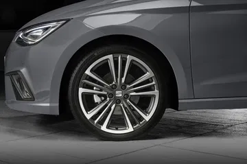 Detalles de la llanta y diseño del SEAT Ibiza.